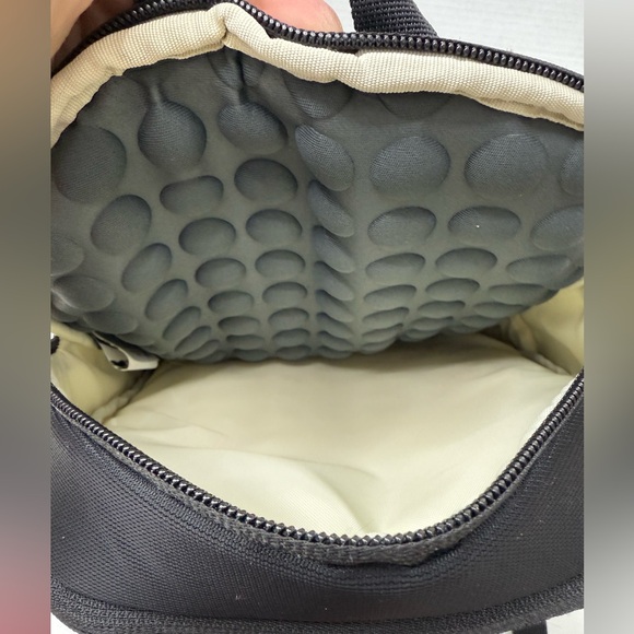 Sherpani Quilted Green and Black Backpack - Picture 5 of 9